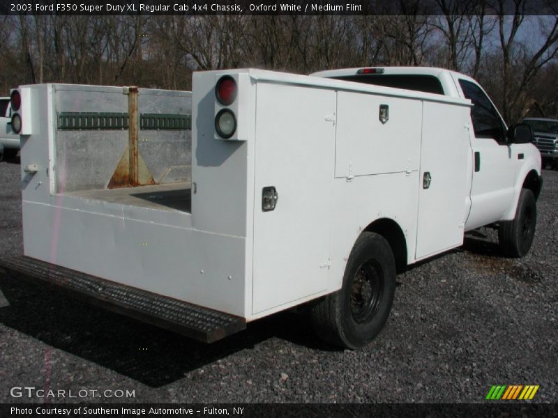 Oxford White / Medium Flint 2003 Ford F350 Super Duty XL Regular Cab 4x4 Chassis