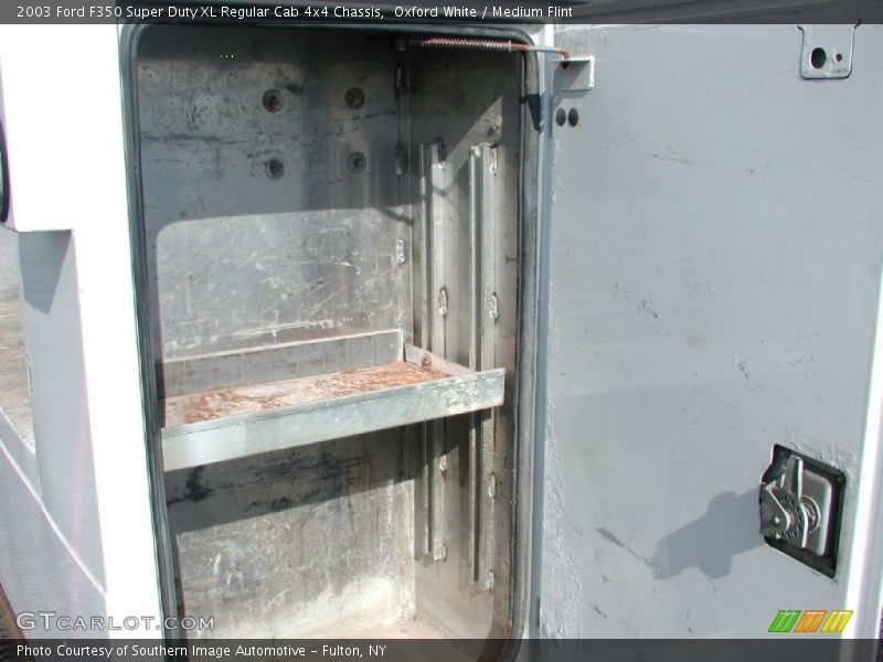 Oxford White / Medium Flint 2003 Ford F350 Super Duty XL Regular Cab 4x4 Chassis