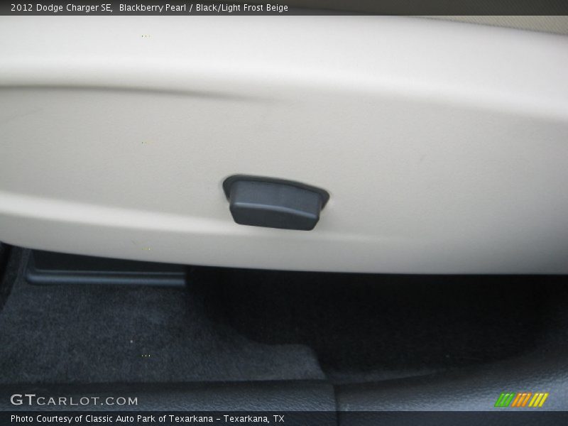 Blackberry Pearl / Black/Light Frost Beige 2012 Dodge Charger SE