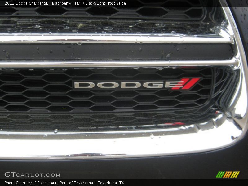 Blackberry Pearl / Black/Light Frost Beige 2012 Dodge Charger SE