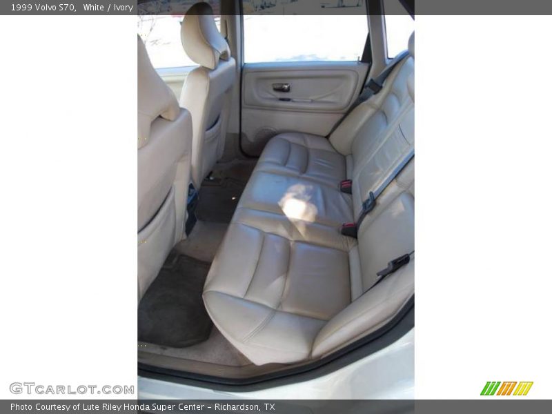 White / Ivory 1999 Volvo S70