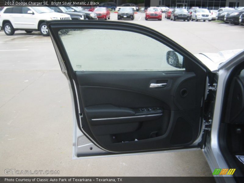Bright Silver Metallic / Black 2012 Dodge Charger SE