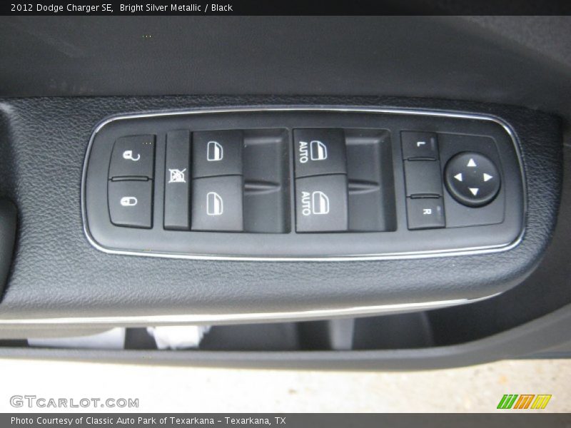 Bright Silver Metallic / Black 2012 Dodge Charger SE