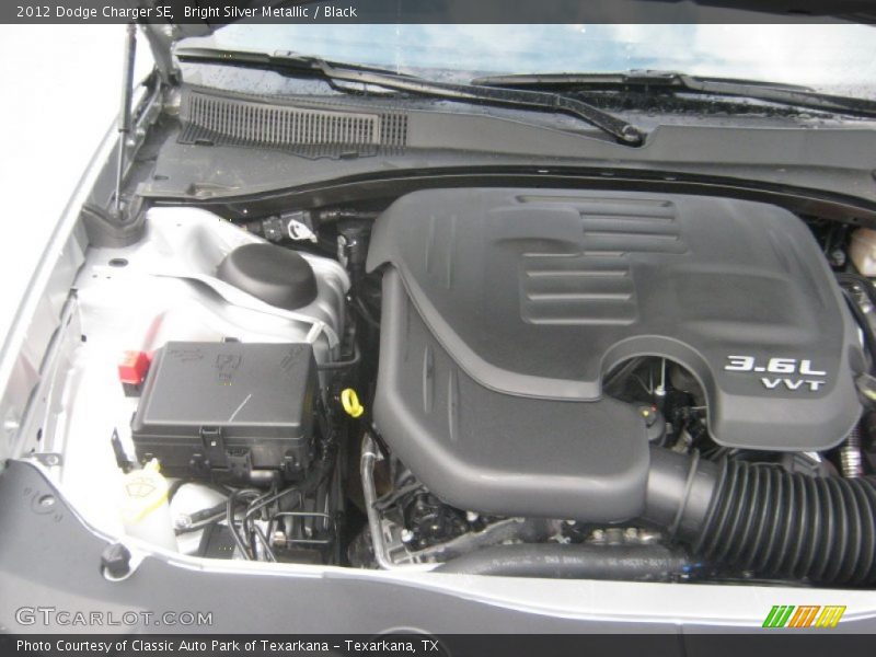 Bright Silver Metallic / Black 2012 Dodge Charger SE