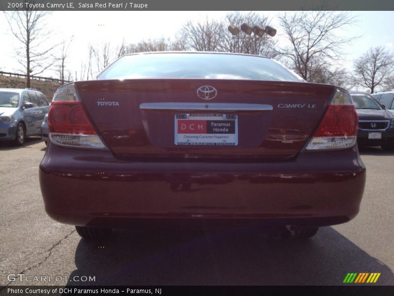 Salsa Red Pearl / Taupe 2006 Toyota Camry LE