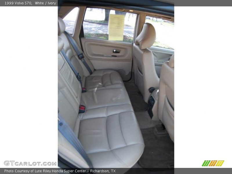 White / Ivory 1999 Volvo S70