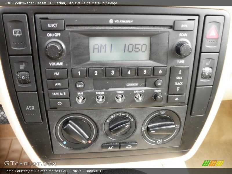 Mojave Beige Metallic / Beige 2002 Volkswagen Passat GLS Sedan