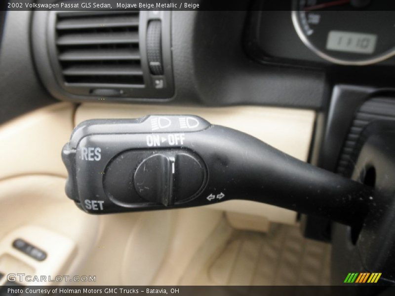 Mojave Beige Metallic / Beige 2002 Volkswagen Passat GLS Sedan