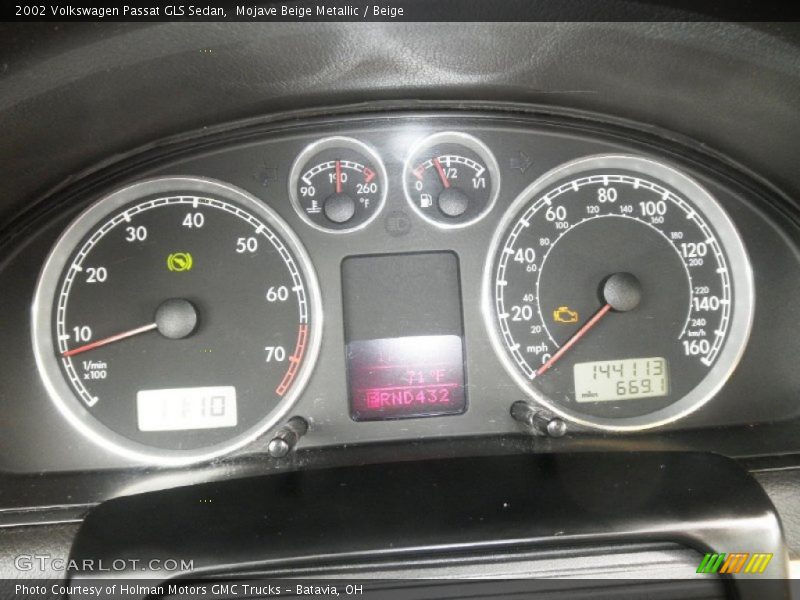 Mojave Beige Metallic / Beige 2002 Volkswagen Passat GLS Sedan