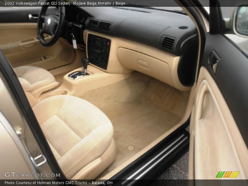 Mojave Beige Metallic / Beige 2002 Volkswagen Passat GLS Sedan