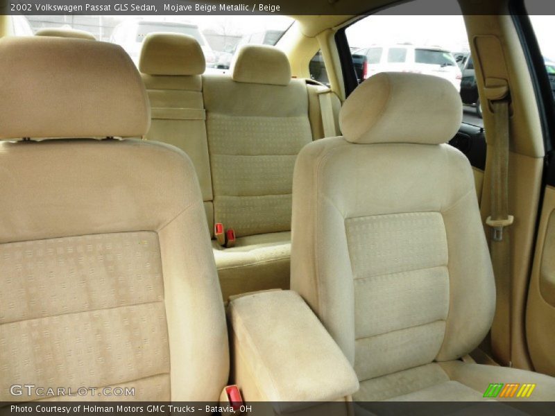 Mojave Beige Metallic / Beige 2002 Volkswagen Passat GLS Sedan