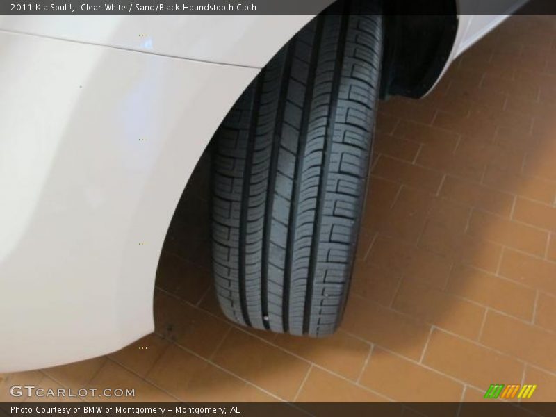 Clear White / Sand/Black Houndstooth Cloth 2011 Kia Soul !