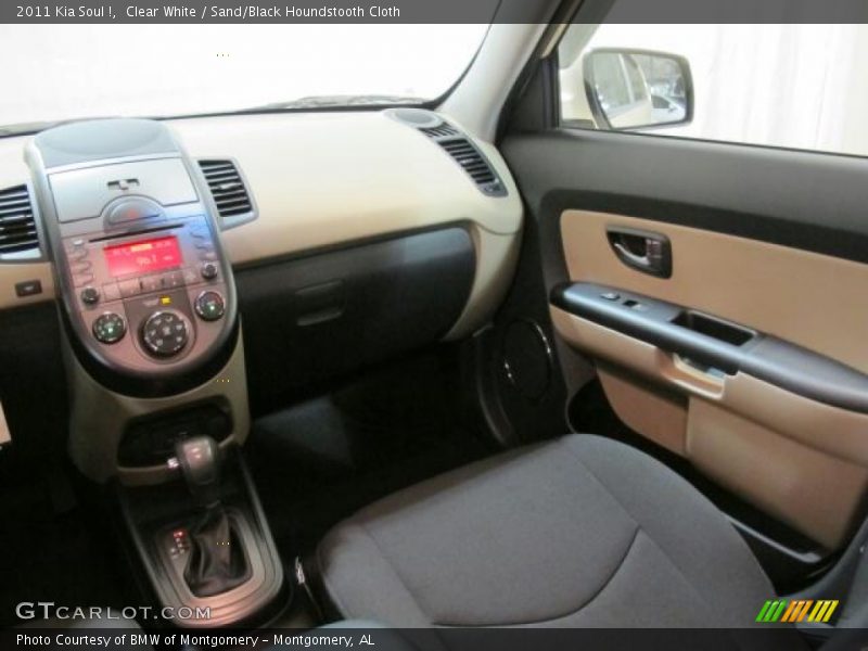 Clear White / Sand/Black Houndstooth Cloth 2011 Kia Soul !