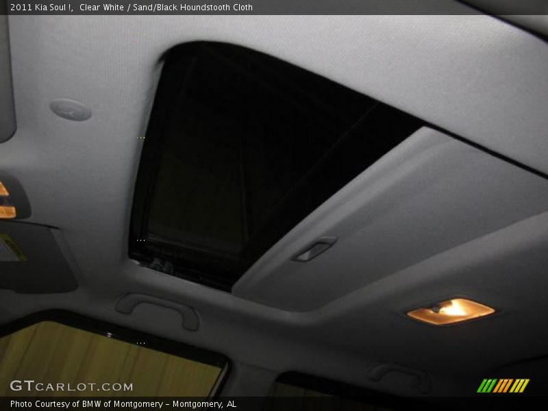 Clear White / Sand/Black Houndstooth Cloth 2011 Kia Soul !