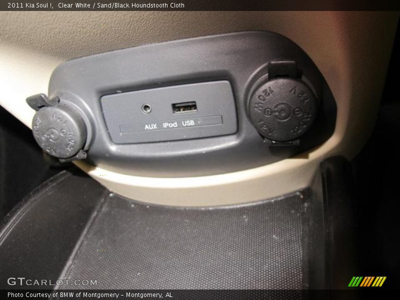 Clear White / Sand/Black Houndstooth Cloth 2011 Kia Soul !