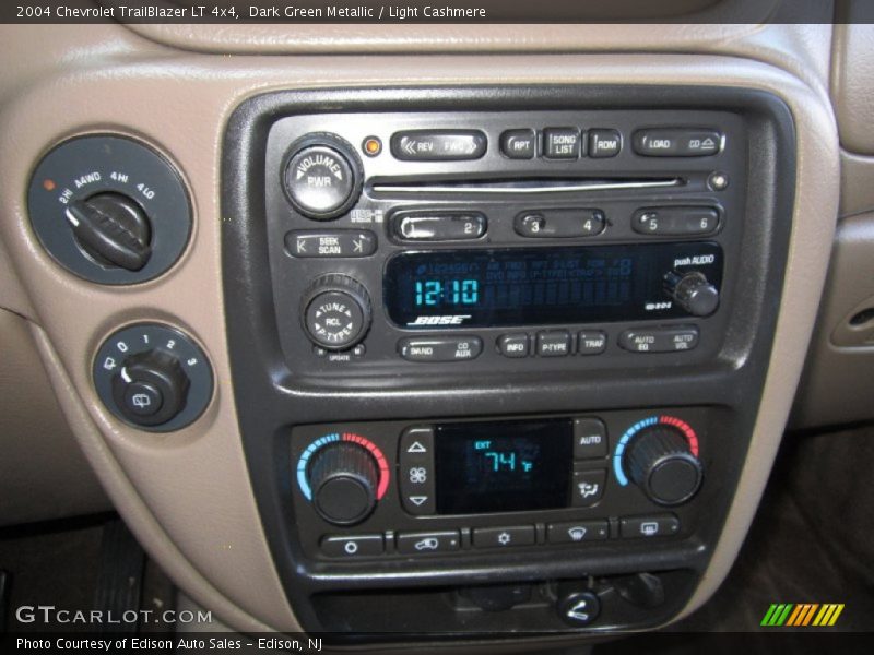 Controls of 2004 TrailBlazer LT 4x4