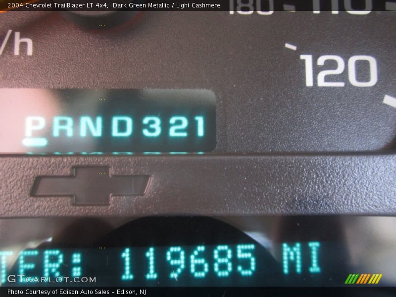 Dark Green Metallic / Light Cashmere 2004 Chevrolet TrailBlazer LT 4x4