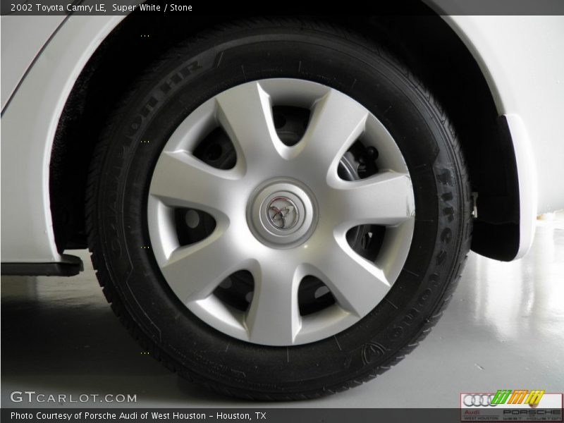Super White / Stone 2002 Toyota Camry LE
