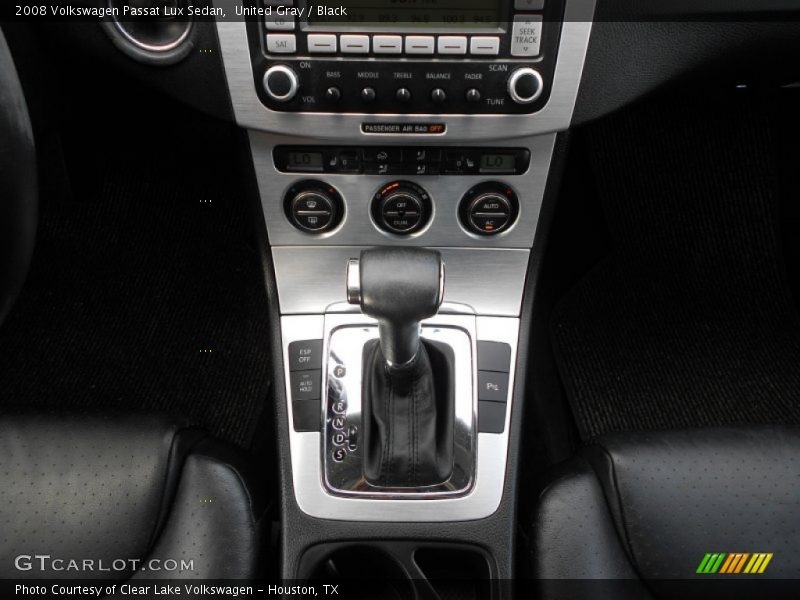 United Gray / Black 2008 Volkswagen Passat Lux Sedan