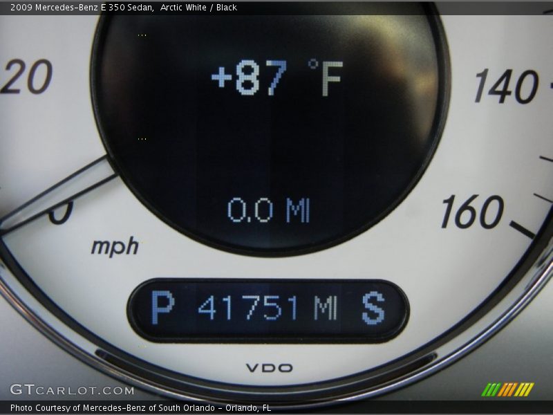 Arctic White / Black 2009 Mercedes-Benz E 350 Sedan