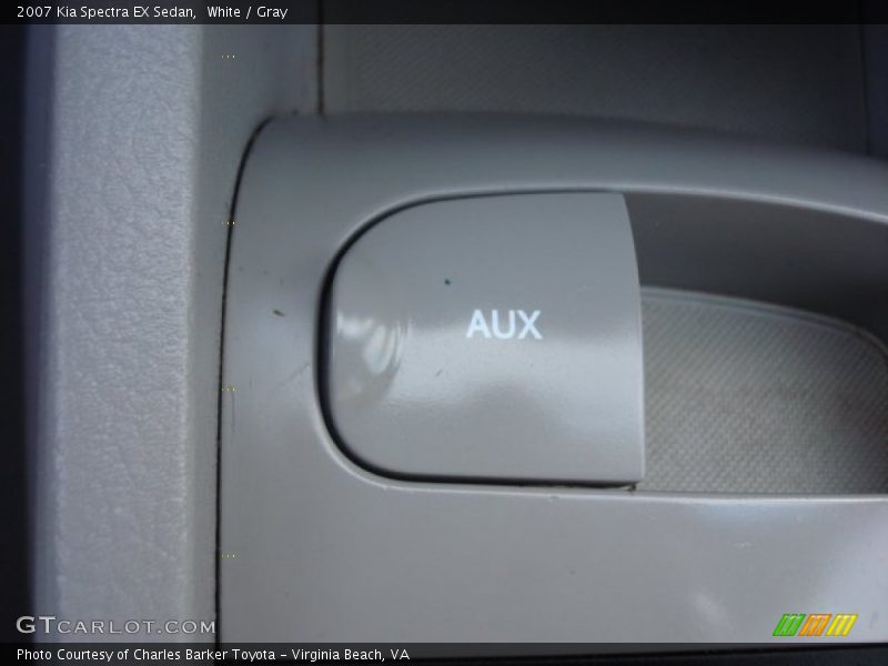 White / Gray 2007 Kia Spectra EX Sedan