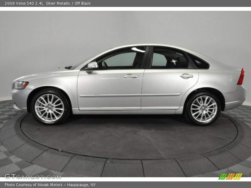 Silver Metallic / Off Black 2009 Volvo S40 2.4i