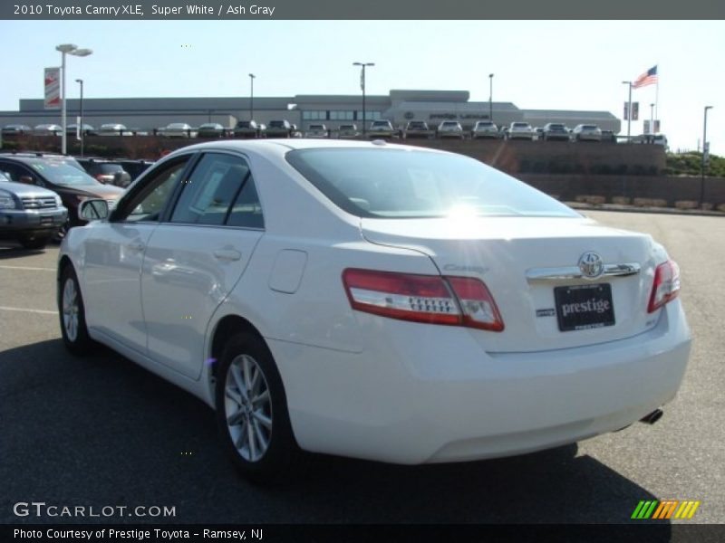 Super White / Ash Gray 2010 Toyota Camry XLE