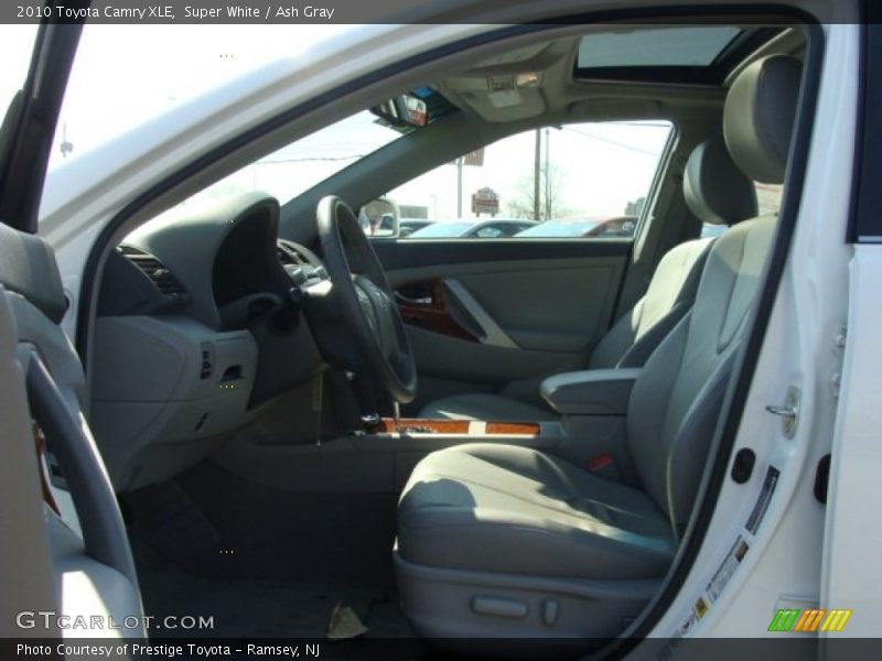 Super White / Ash Gray 2010 Toyota Camry XLE