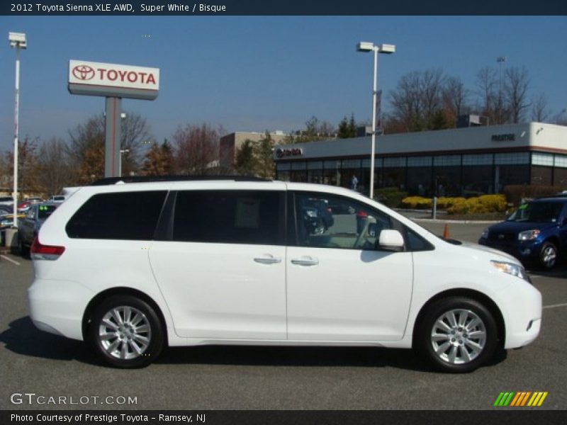 Super White / Bisque 2012 Toyota Sienna XLE AWD