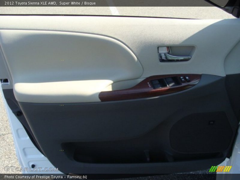 Super White / Bisque 2012 Toyota Sienna XLE AWD