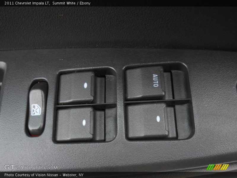 Summit White / Ebony 2011 Chevrolet Impala LT