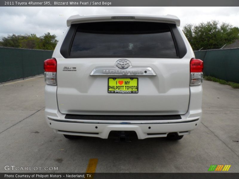 Blizzard White Pearl / Sand Beige 2011 Toyota 4Runner SR5