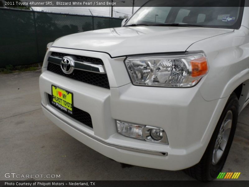 Blizzard White Pearl / Sand Beige 2011 Toyota 4Runner SR5