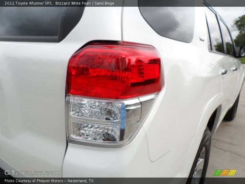 Blizzard White Pearl / Sand Beige 2011 Toyota 4Runner SR5