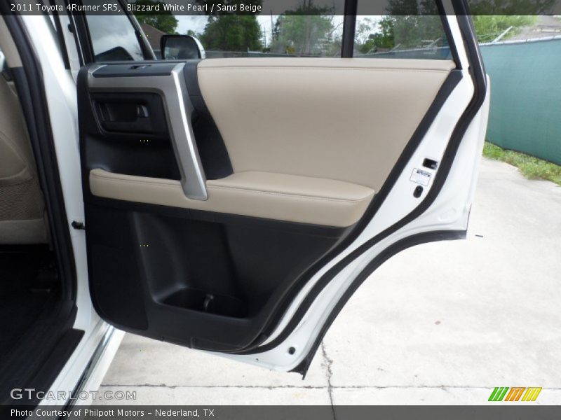 Blizzard White Pearl / Sand Beige 2011 Toyota 4Runner SR5