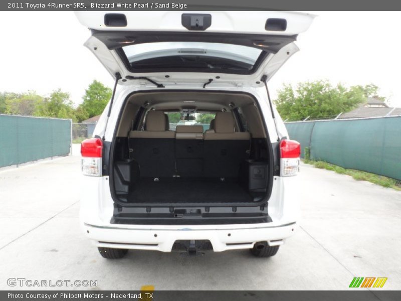 Blizzard White Pearl / Sand Beige 2011 Toyota 4Runner SR5