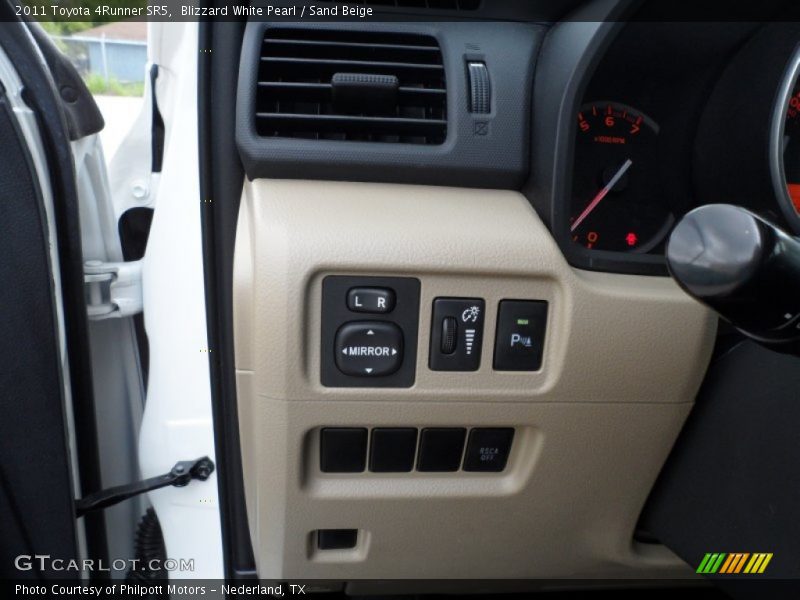 Blizzard White Pearl / Sand Beige 2011 Toyota 4Runner SR5