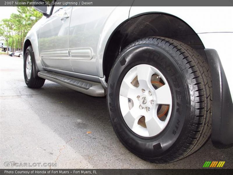 Silver Lightning / Desert 2007 Nissan Pathfinder SE