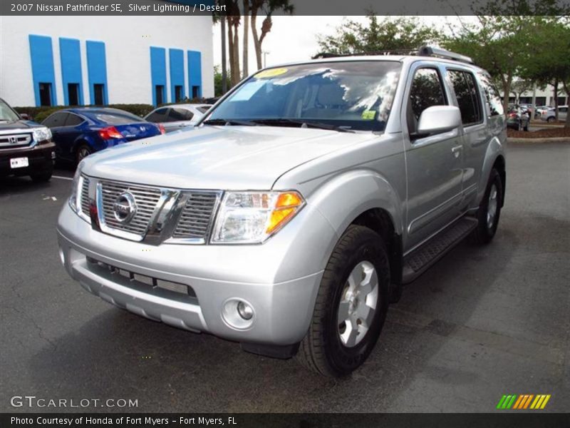 Silver Lightning / Desert 2007 Nissan Pathfinder SE