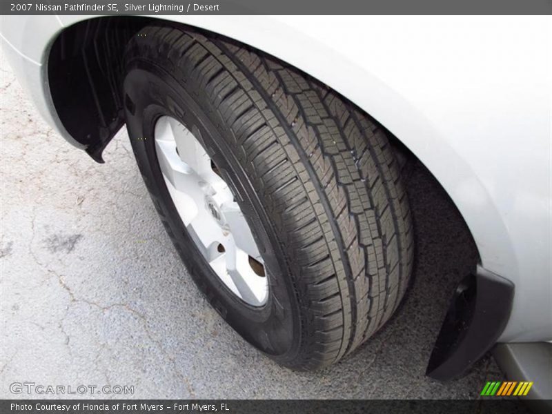 Silver Lightning / Desert 2007 Nissan Pathfinder SE