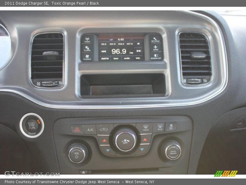 Toxic Orange Pearl / Black 2011 Dodge Charger SE