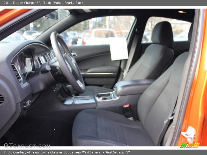 Toxic Orange Pearl / Black 2011 Dodge Charger SE