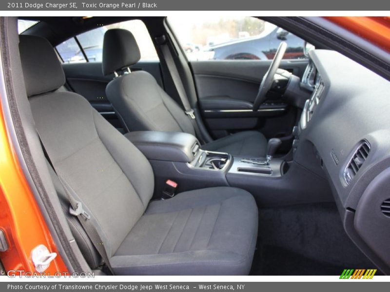 Toxic Orange Pearl / Black 2011 Dodge Charger SE