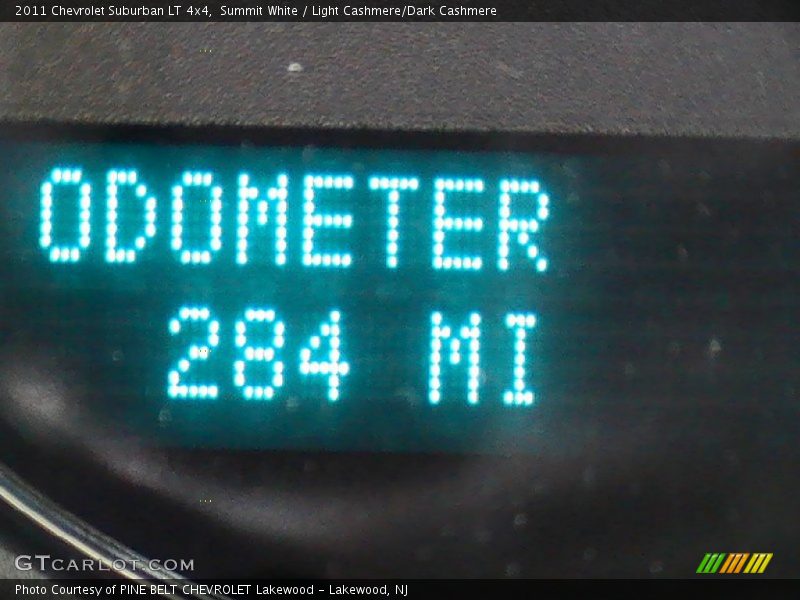 Summit White / Light Cashmere/Dark Cashmere 2011 Chevrolet Suburban LT 4x4