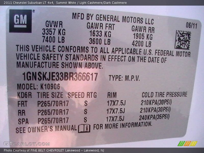 Summit White / Light Cashmere/Dark Cashmere 2011 Chevrolet Suburban LT 4x4