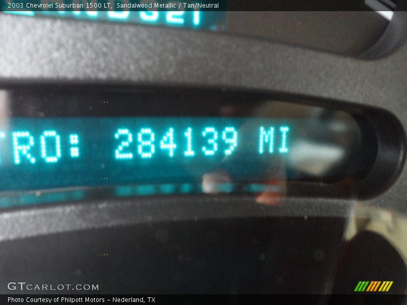 Sandalwood Metallic / Tan/Neutral 2003 Chevrolet Suburban 1500 LT