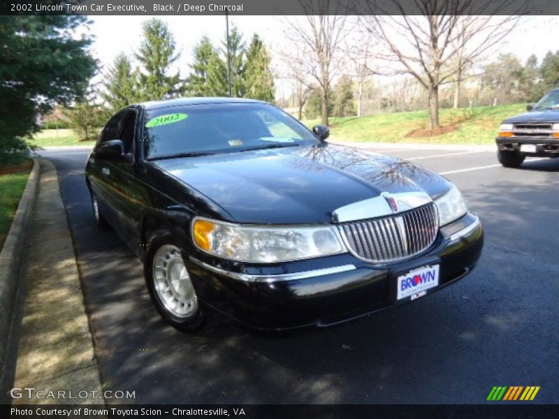 Black / Deep Charcoal 2002 Lincoln Town Car Executive