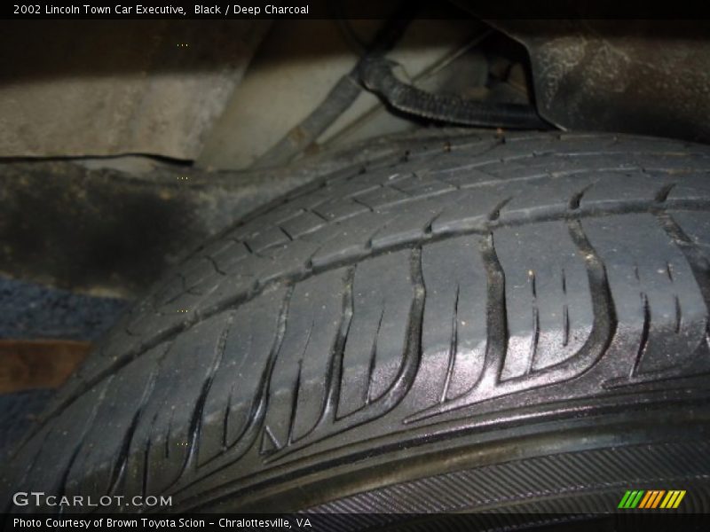 Black / Deep Charcoal 2002 Lincoln Town Car Executive