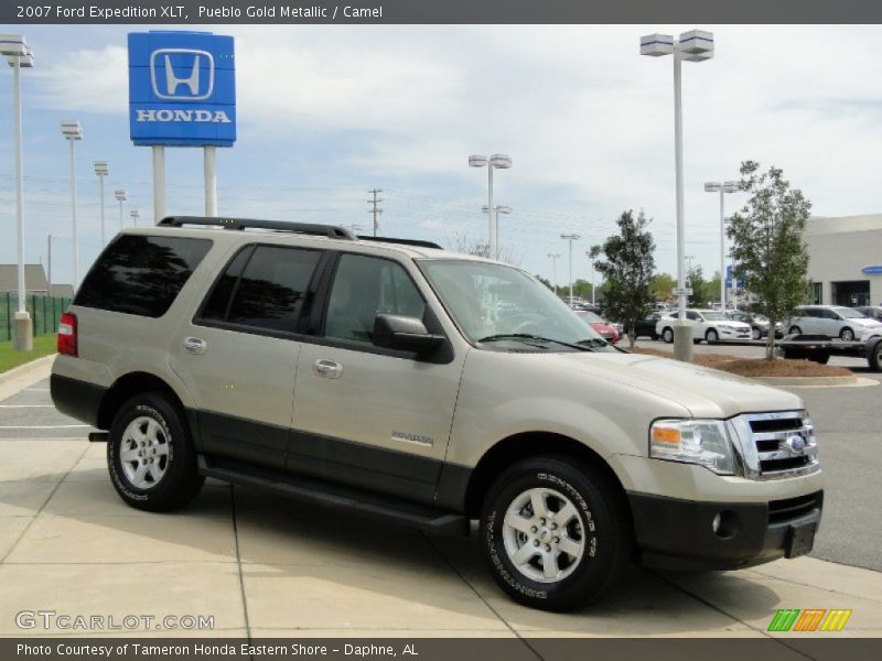 Pueblo Gold Metallic / Camel 2007 Ford Expedition XLT