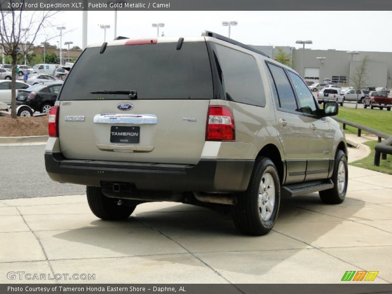 Pueblo Gold Metallic / Camel 2007 Ford Expedition XLT